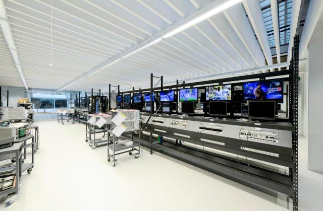 Ecophon Solo Baffle/anchor White Frost 1800x600mm