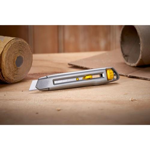 Stanley Afbreekmes INTERLOCK 18 mm